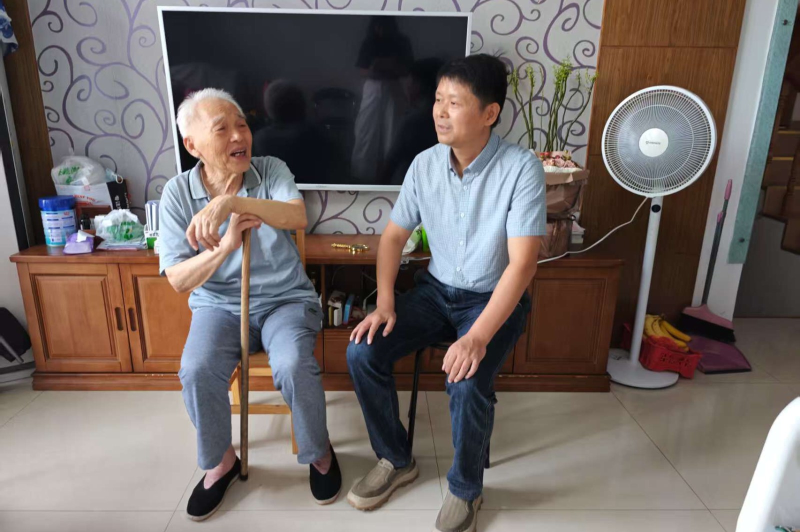 6-吕德中慰问.jpg